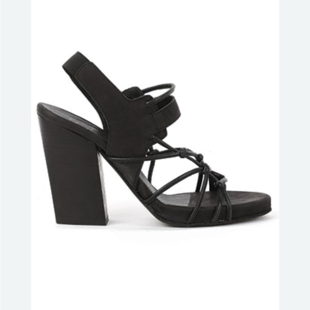 LD Tuttle Leather Strappy Buckle Heel‎ Sandals Size: 39 9